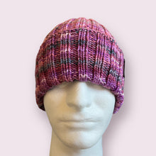 Load image into Gallery viewer, Siren Essential Beanie

