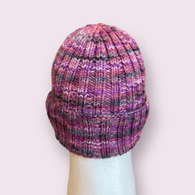 Load image into Gallery viewer, Siren Essential Beanie
